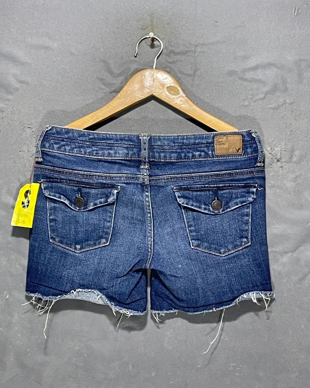 American Eagle Blue Jeans Short For Women Medium