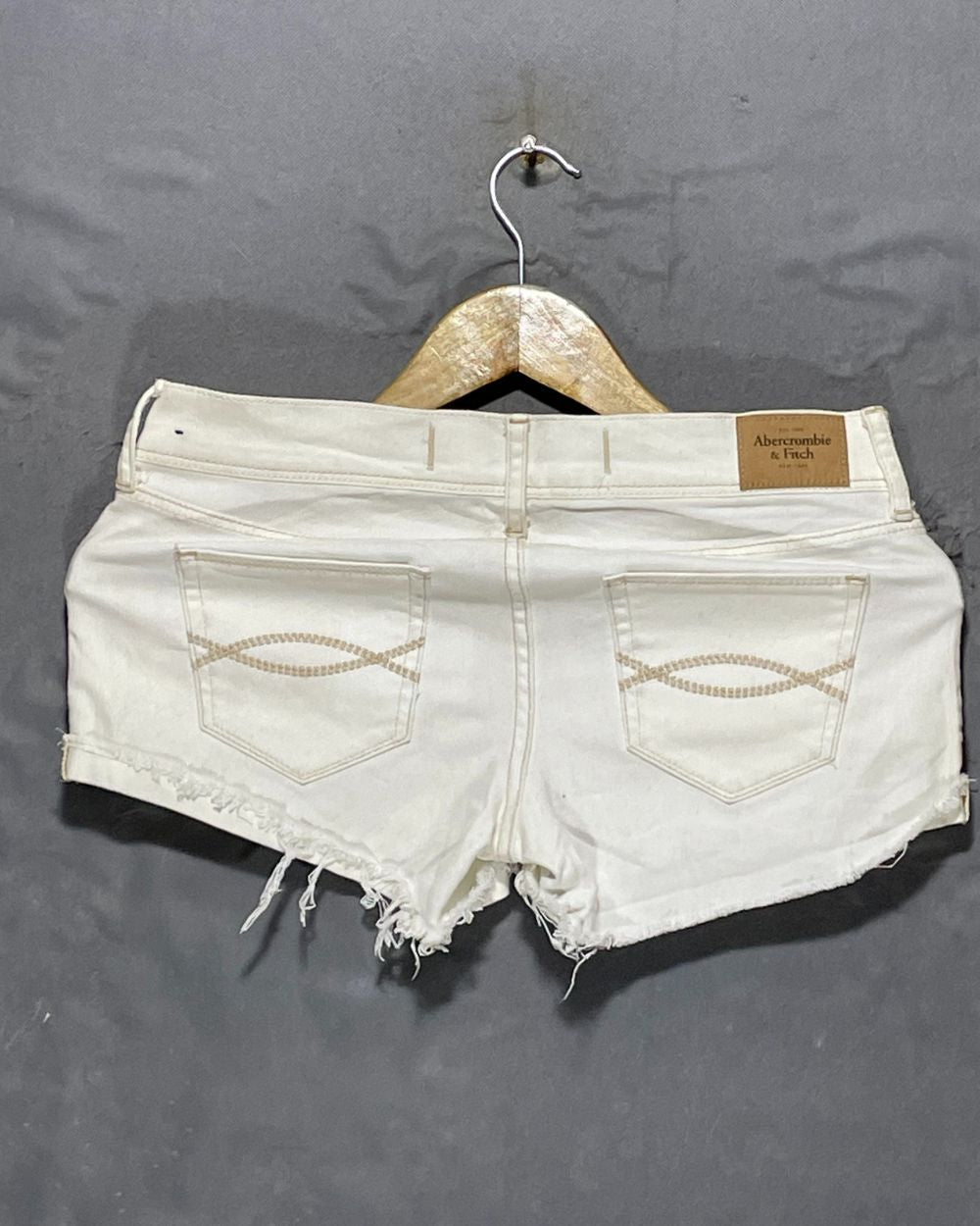 Abercrombie & Fitch White Jeans Short For Women Medium