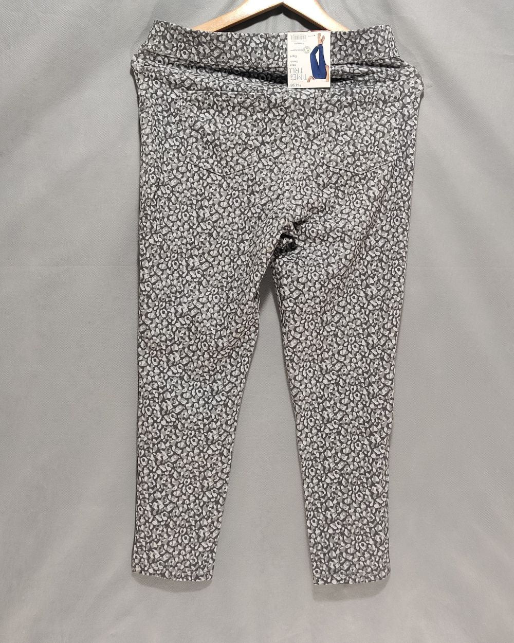 Time And Tru Gray Jeans For Women L