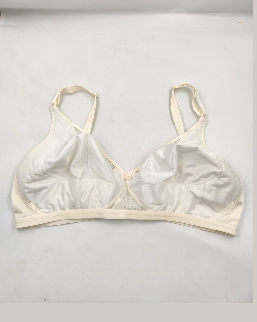Thrift Queen White Bra For Women L