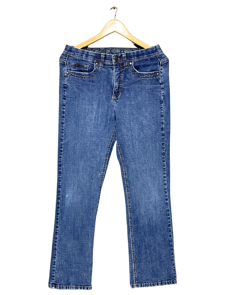Lee Blue Jeans For Women M | ThriftQueen.pk