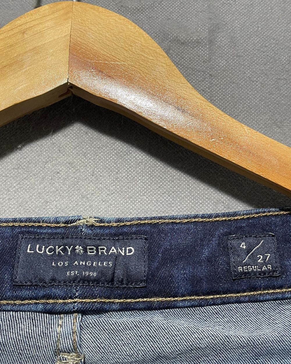 Lucky Brand Blue Jeans For Women L | ThriftQueen.pk