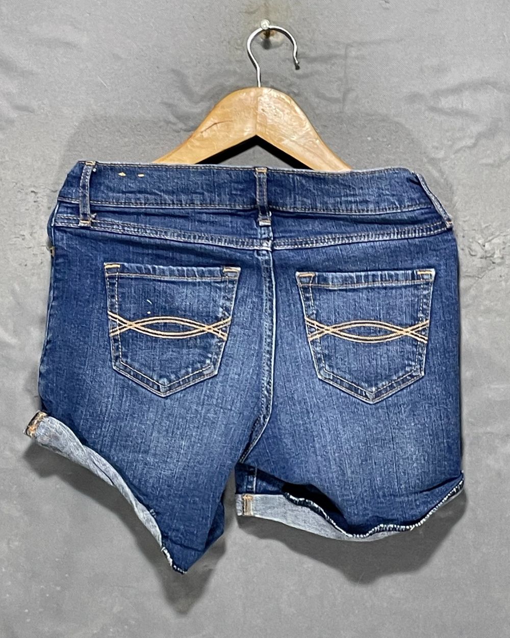 American Eagle Blue Jeans Short For Women 14 Years