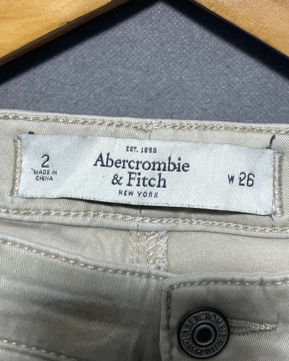 Abercrombie & Fitch Cream Jeans For Women Small