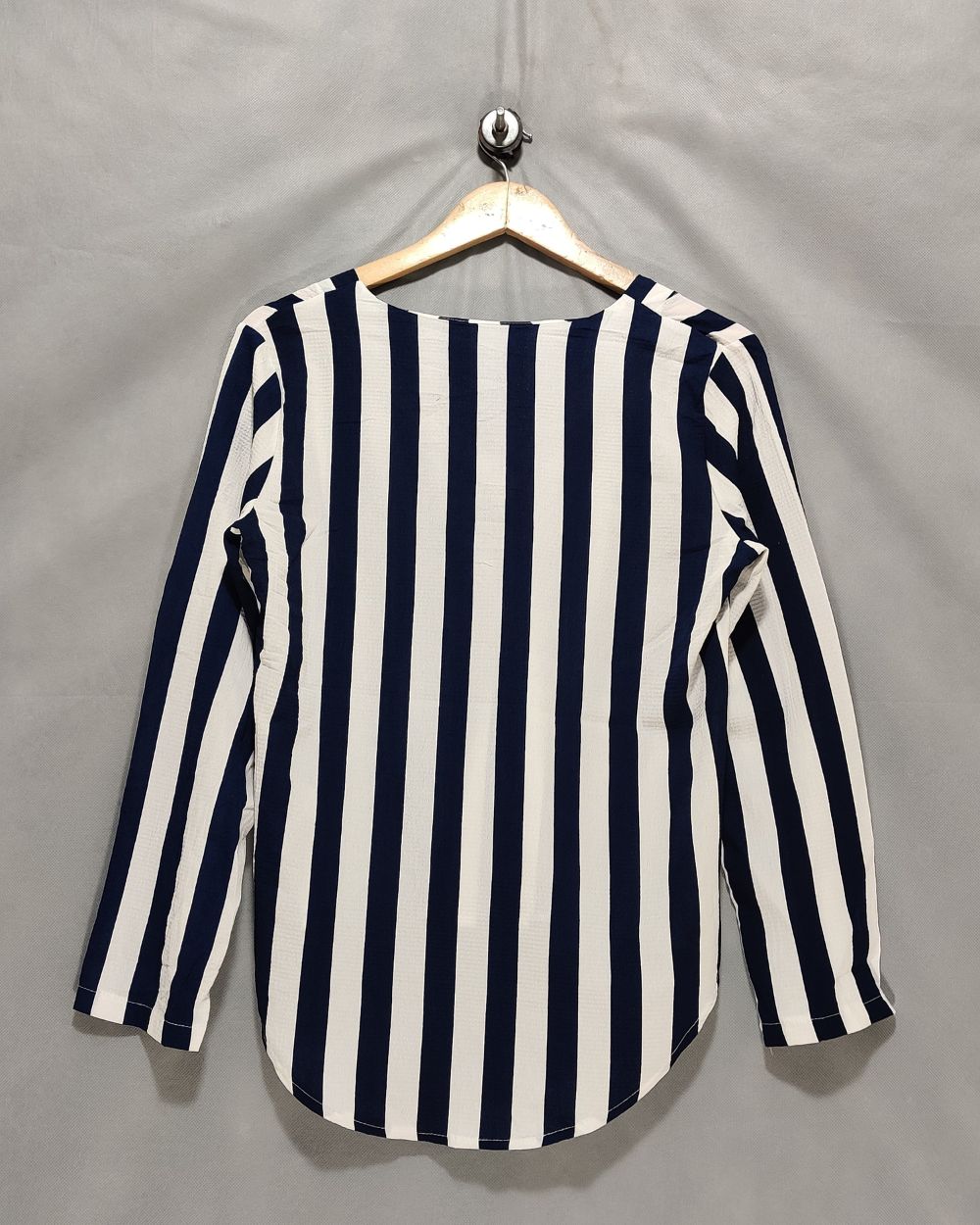 Thrift Queen White Polyester For Women Crop Tops S