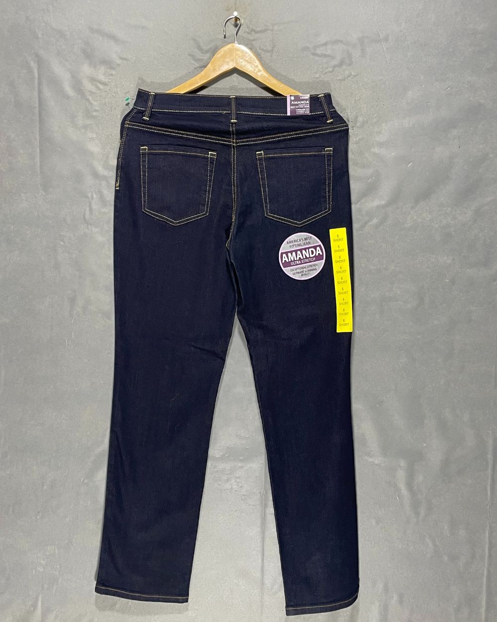 Gloria Vanderbilt Blue Jeans For Women Large | ThriftQueen.pk