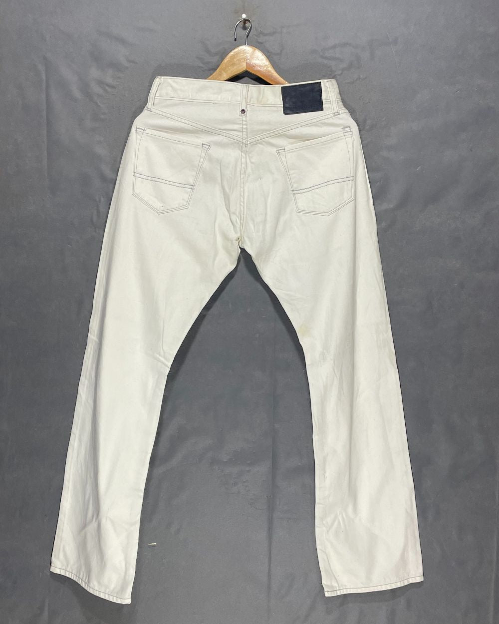 Denizen White Jeans For Women M | ThriftQueen.pk