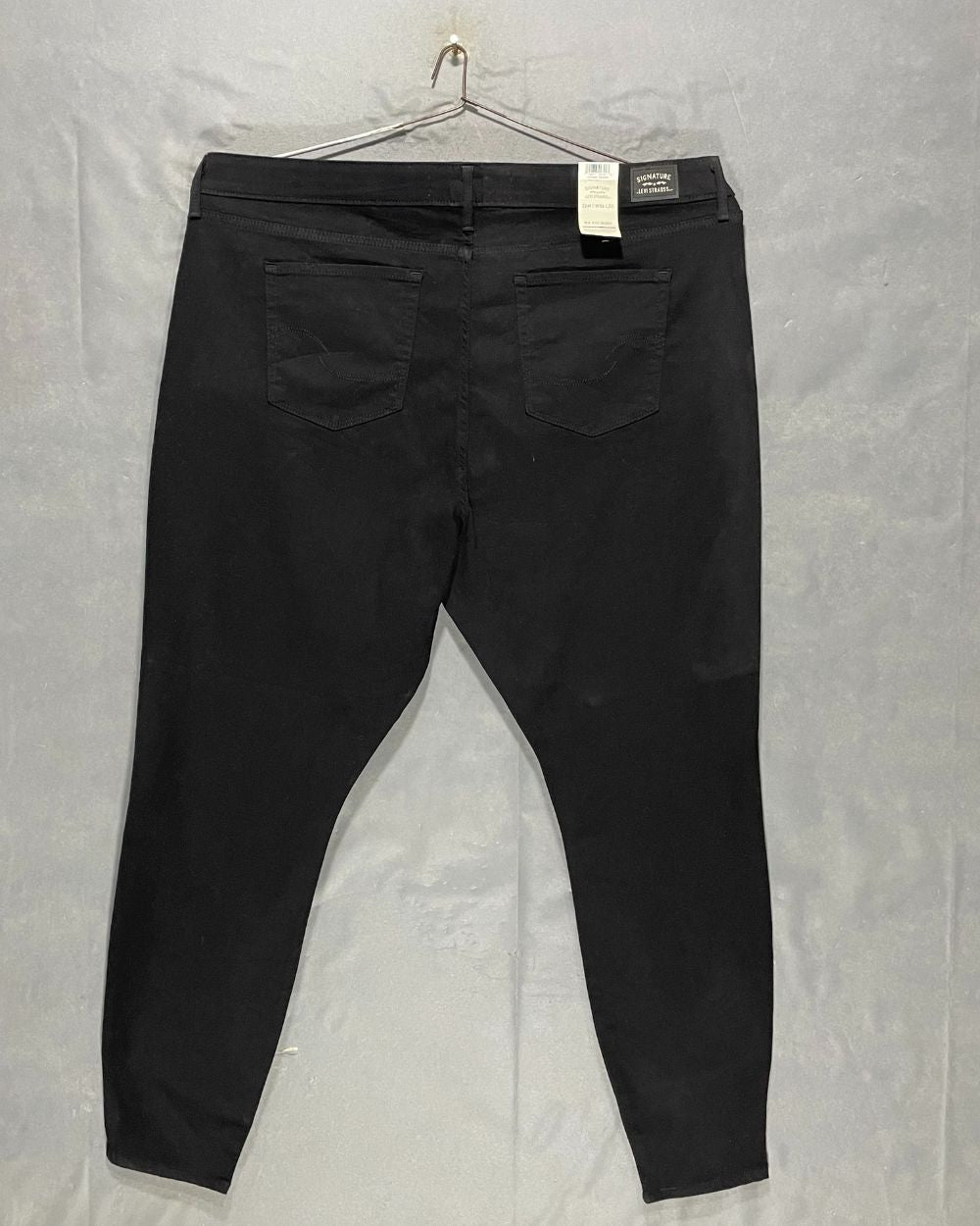 Levi's Black Jeans For Women 3X Large | ThriftQueen.pk