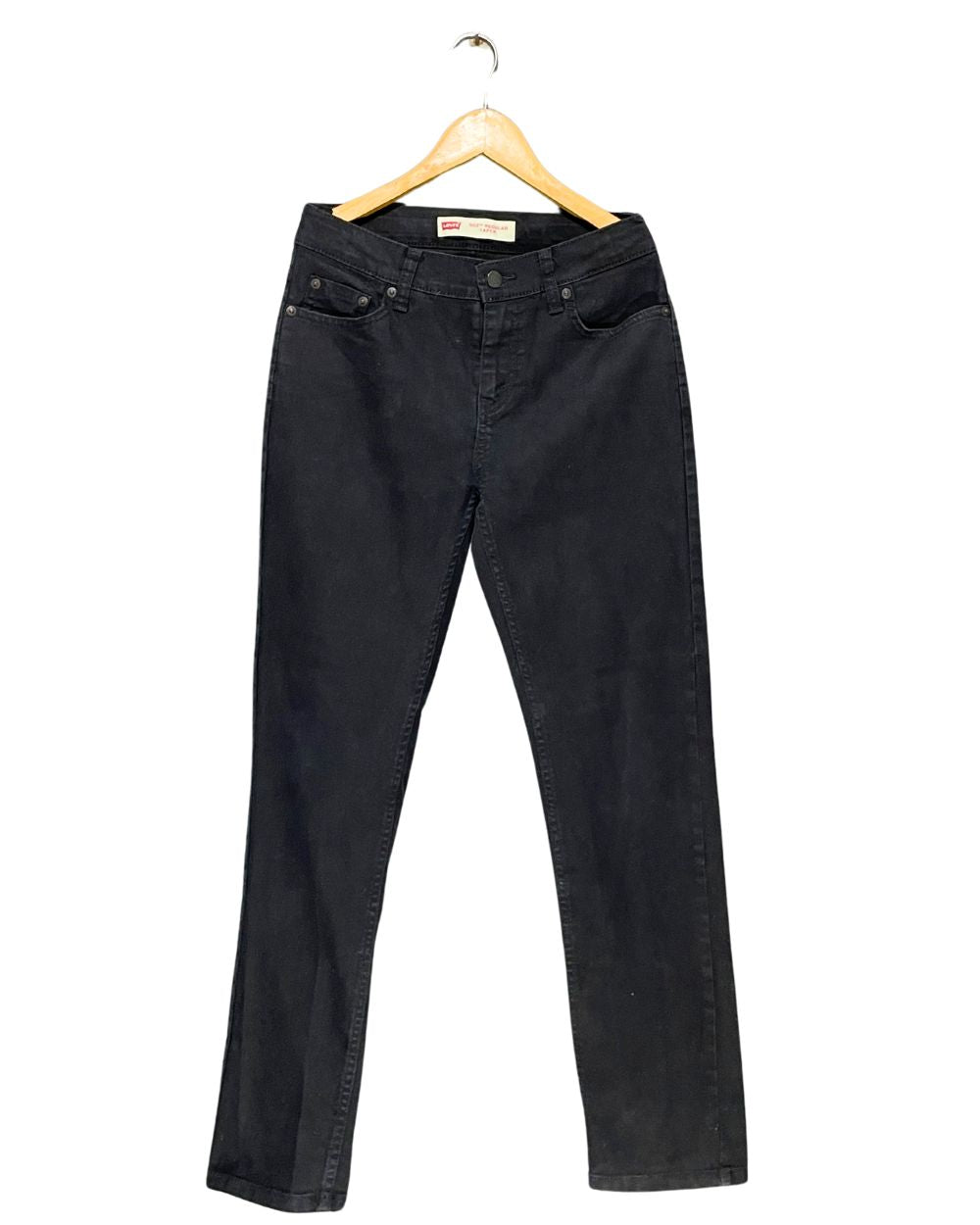 Levi's Black Jeans For Women M | ThriftQueen.pk