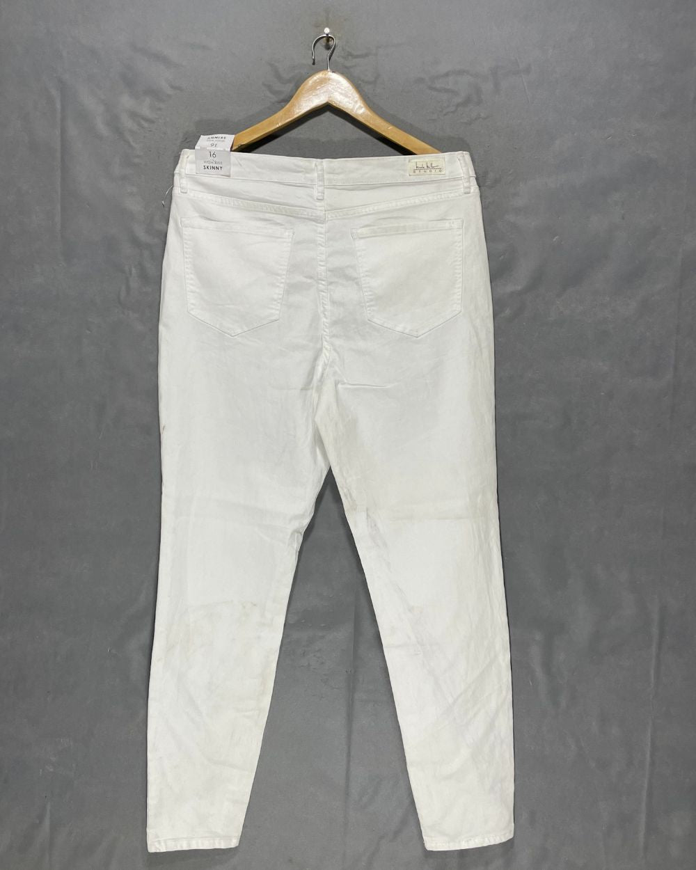 Nicole Miller White Jeans For Women Large | ThriftQueen.pk
