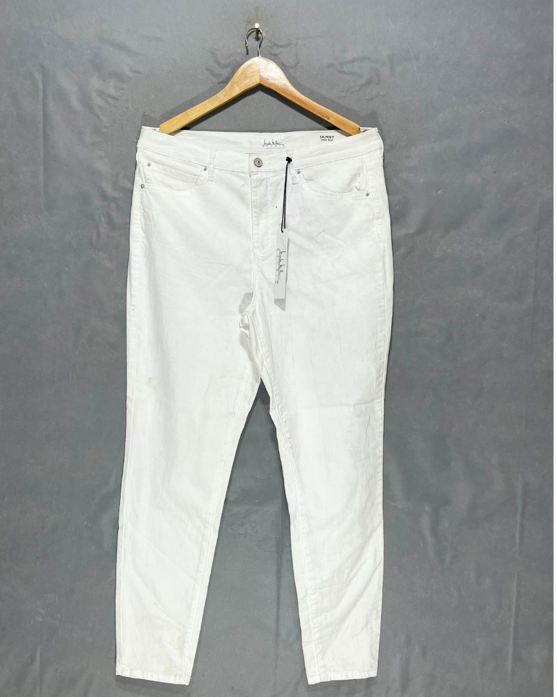 Nicole Miller White Jeans For Women Large | ThriftQueen.pk