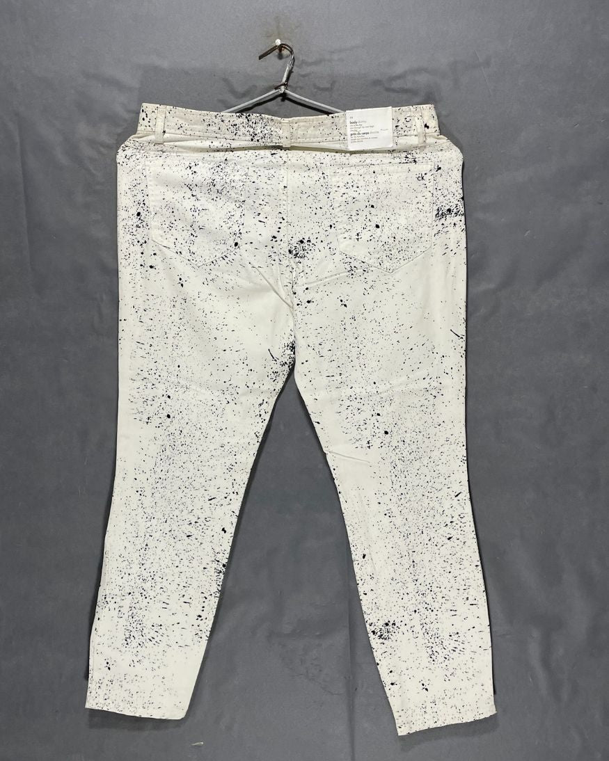 Calvin Klein White Jeans For Women Large | ThriftQueen.pk