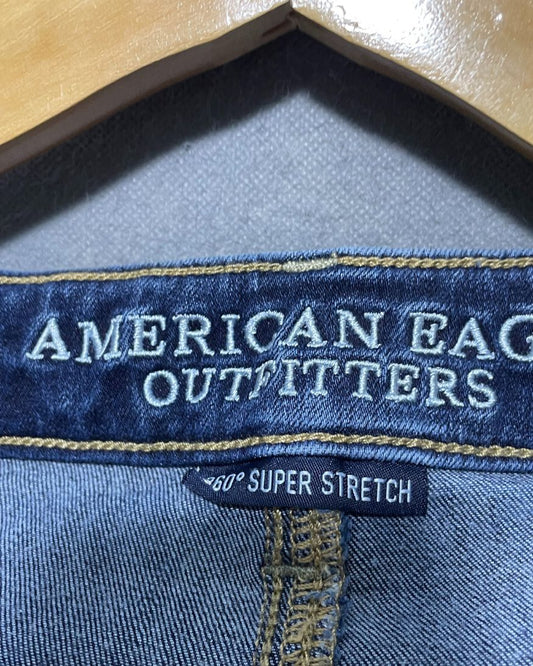 American Eagle Blue Jeans For Women Large | ThriftQueen.pk