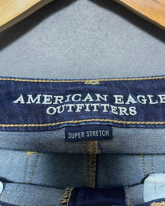 American Eagle Blue Jeans For Women M | ThriftQueen.pk
