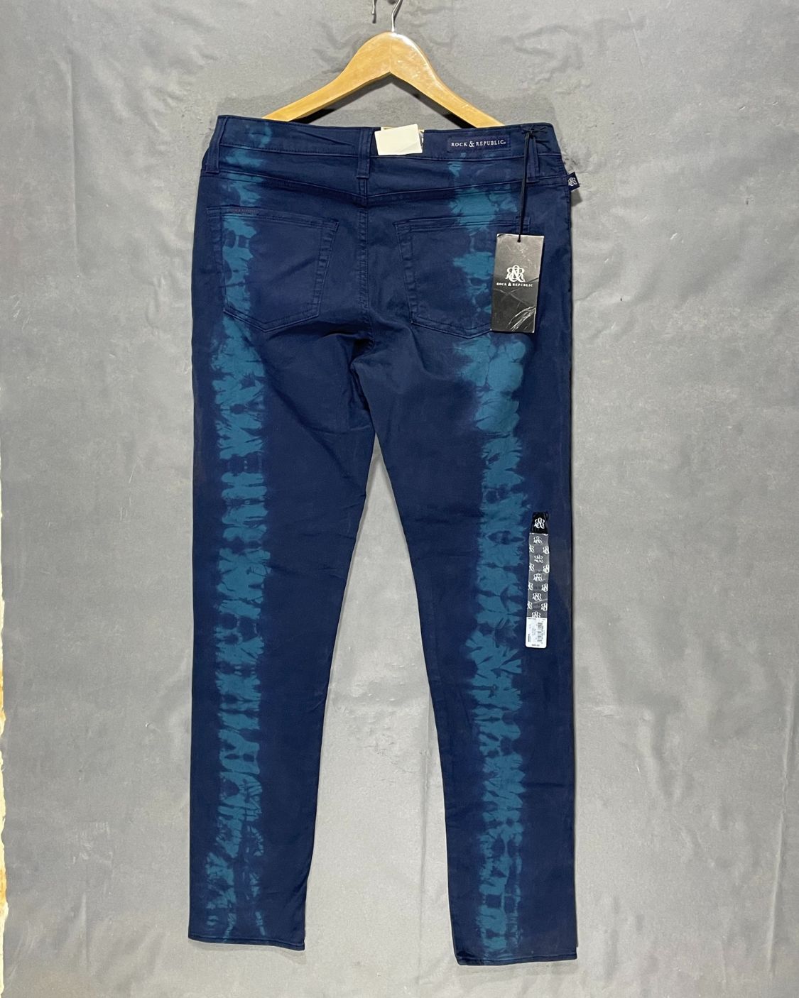Rock & Republic Blue Jeans For Women Large | ThriftQueen.pk