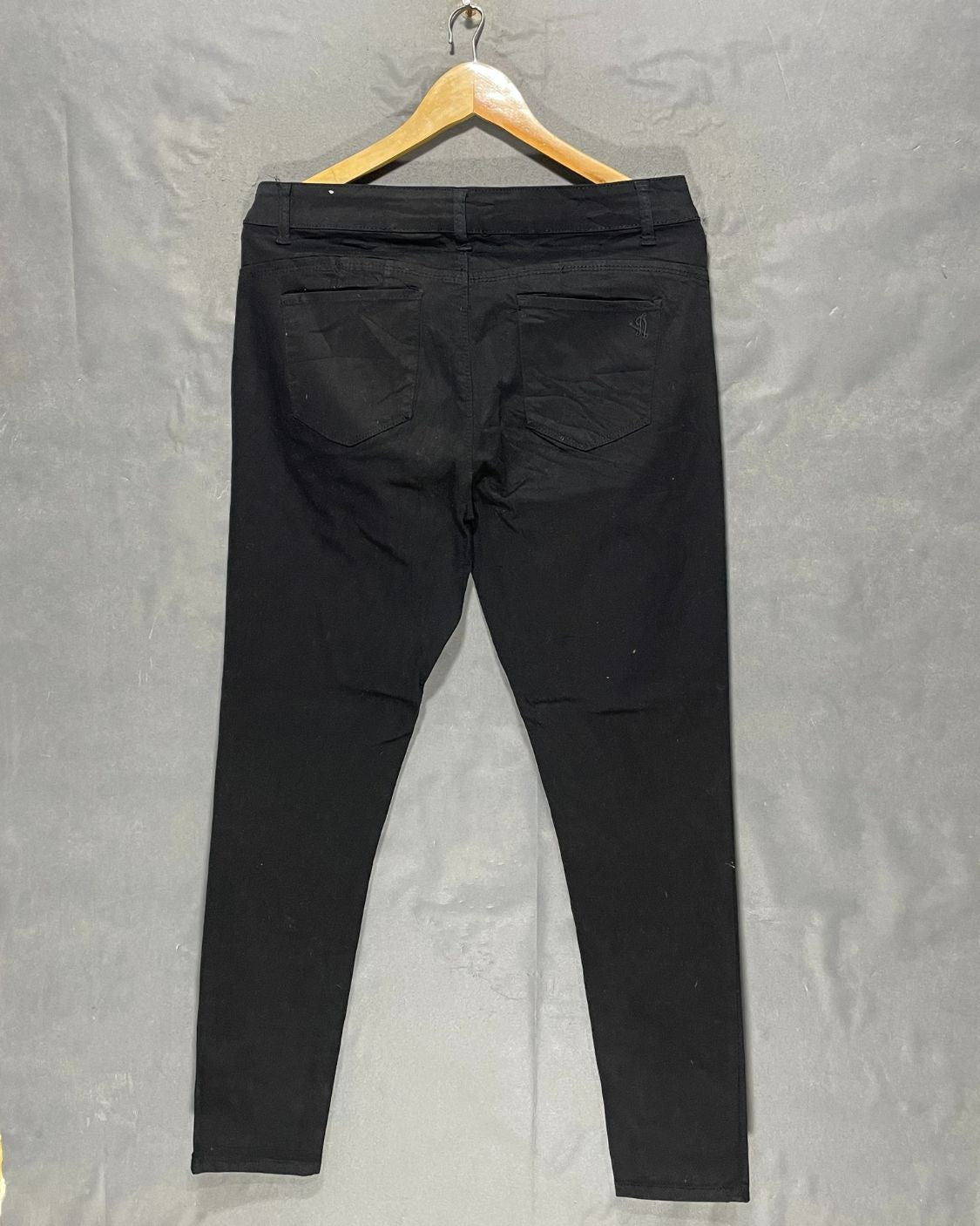 VIP Black Cotton Jeans For Women Large | ThriftQueen.pk