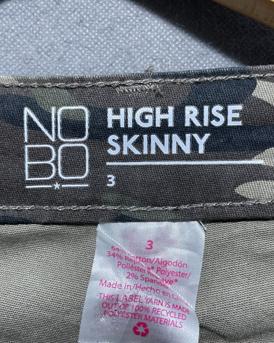 No Boundaries Camouflage Cotton Jeans For Women XS | ThriftQueen.pk