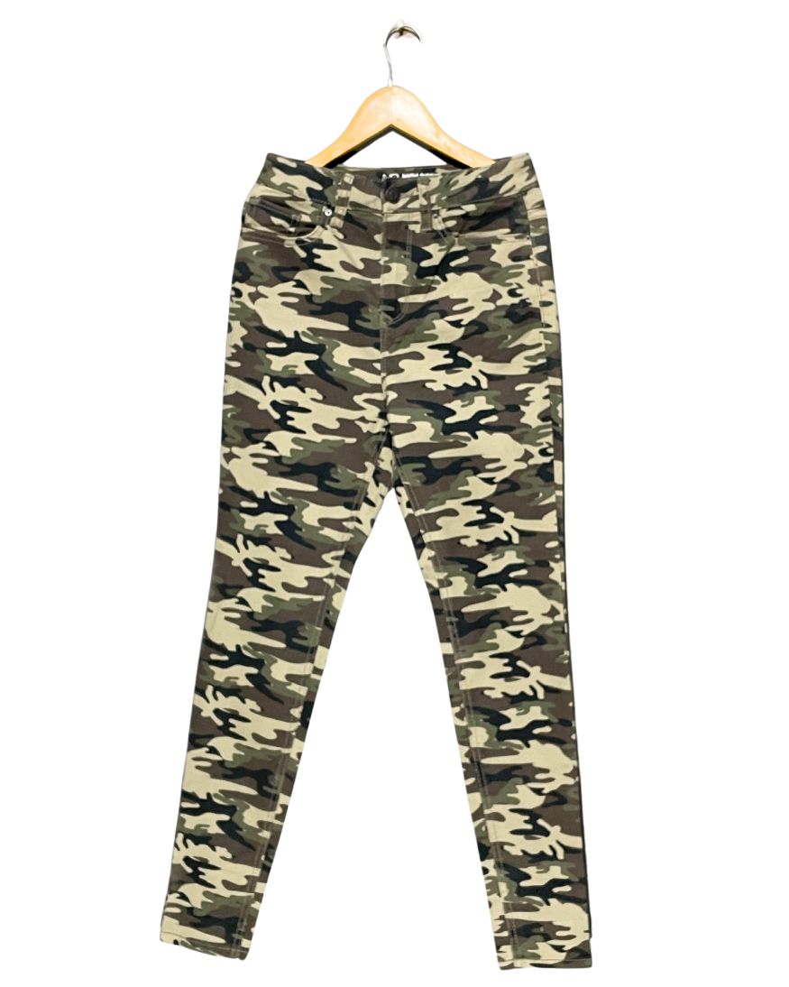 No Boundaries Camouflage Cotton Jeans For Women XS | ThriftQueen.pk
