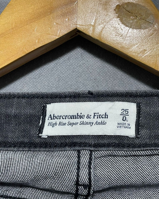 Abercrombie Gray Jeans For Women Small