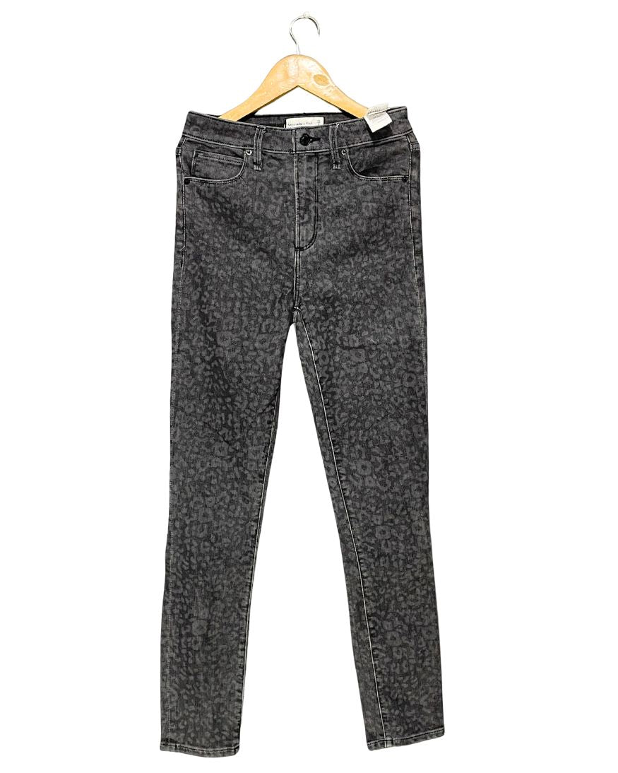 Abercrombie Gray Jeans For Women Small