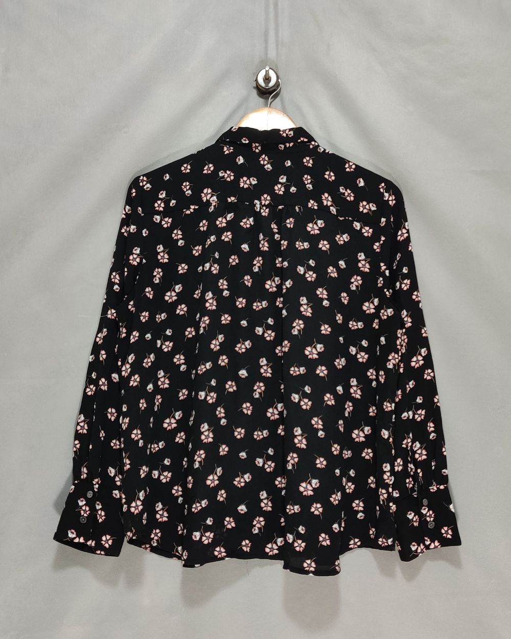 Loft Black Colour For Women Top Shirt M