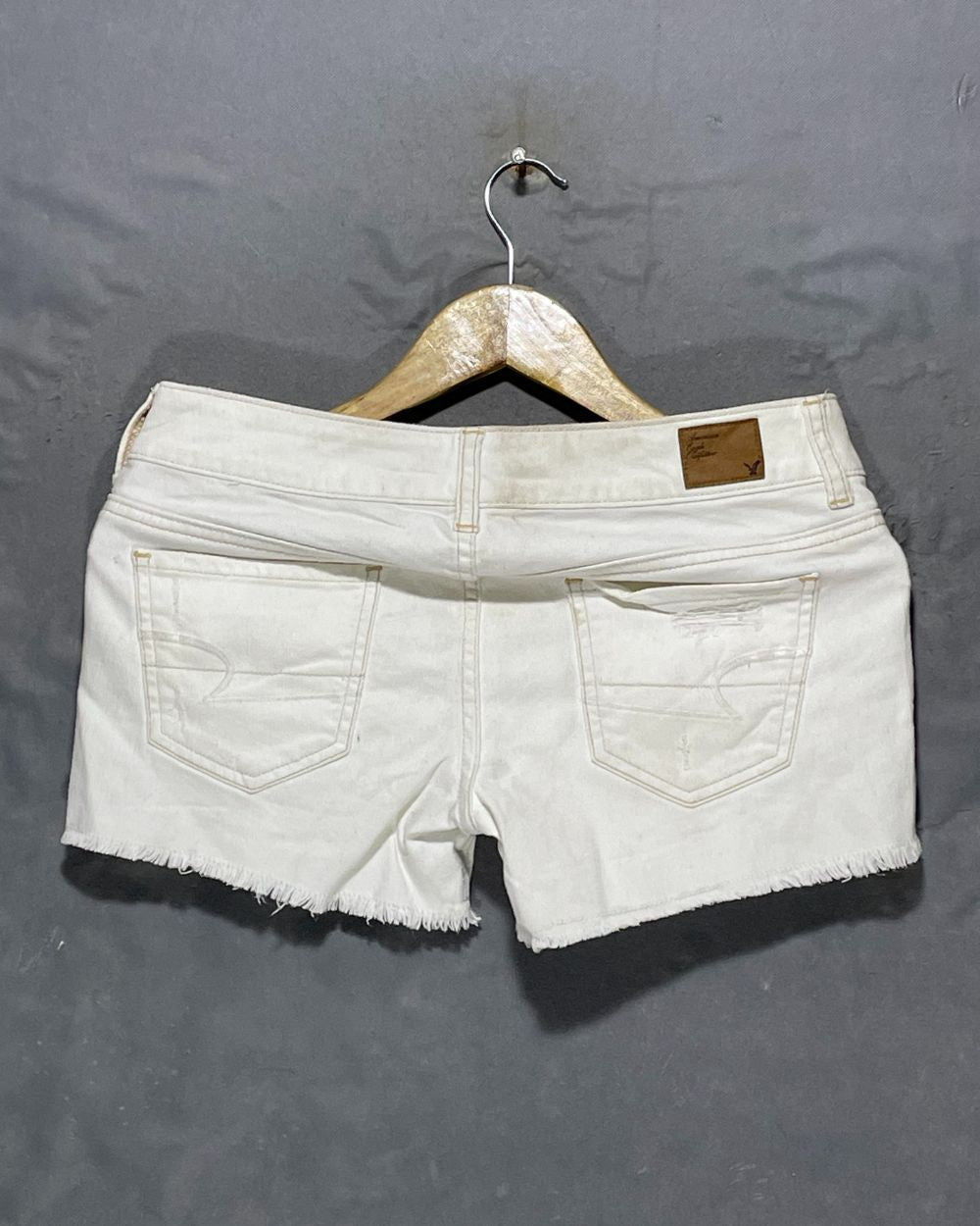 American Eagle White Jeans Short For Women Large