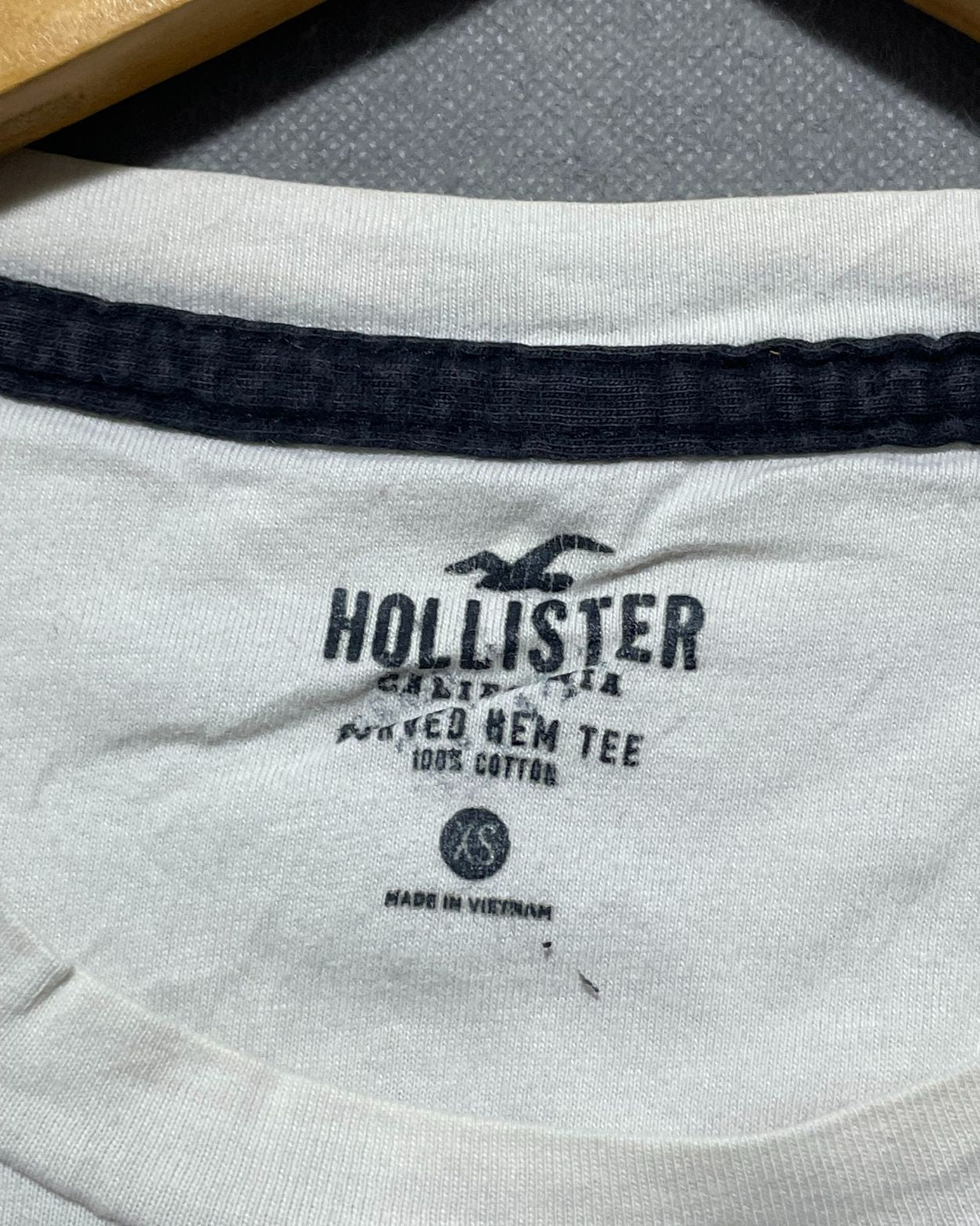 Hollister White Cotton T Shirt For Women XS