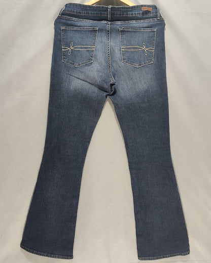 Denizen Blue Jeans For Women Medium