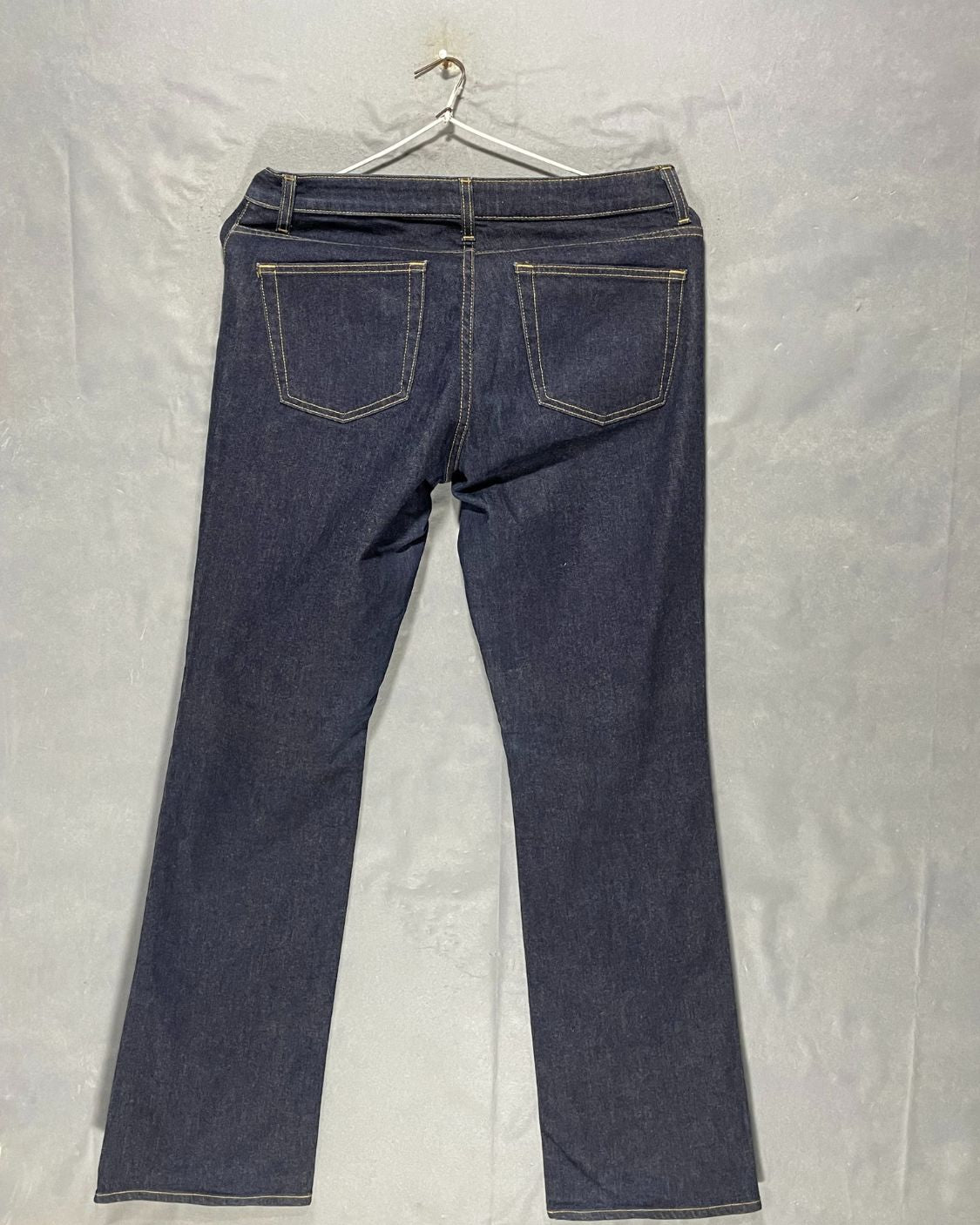 Gap Blue Jeans For Women Large | ThriftQueen.pk