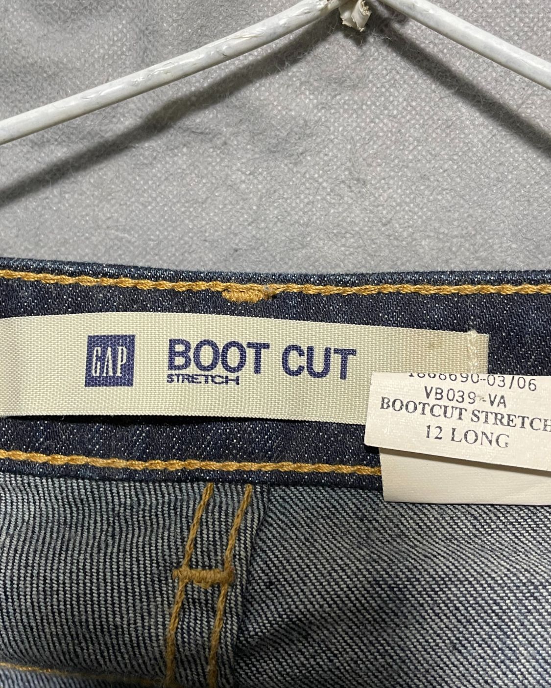 Gap Blue Jeans For Women Large | ThriftQueen.pk