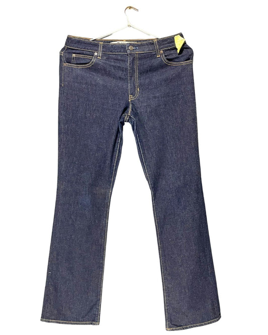 Gap Blue Jeans For Women Large | ThriftQueen.pk