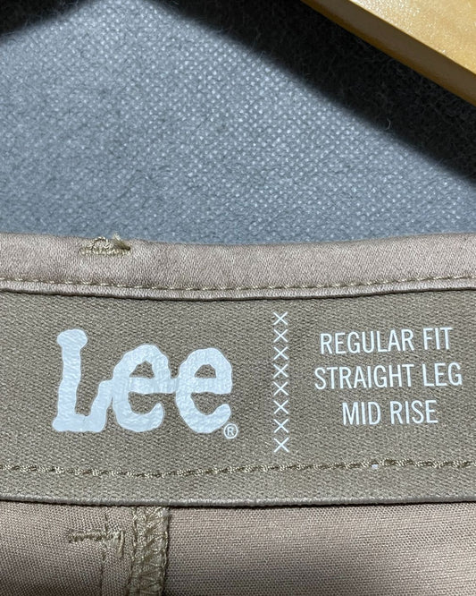 Lee Brown Cotton Jeans For Women Large | ThriftQueen.pk