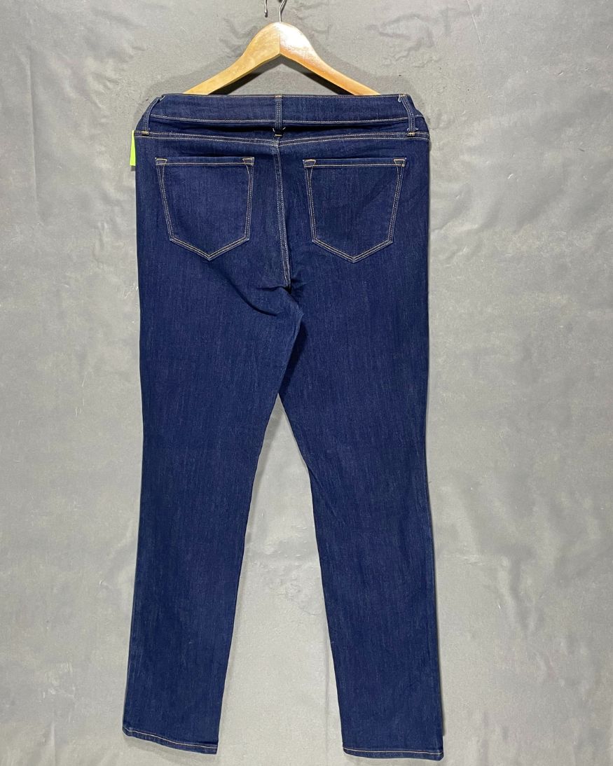 Old Navy Blue Jeans For Women Large | ThriftQueen.pk