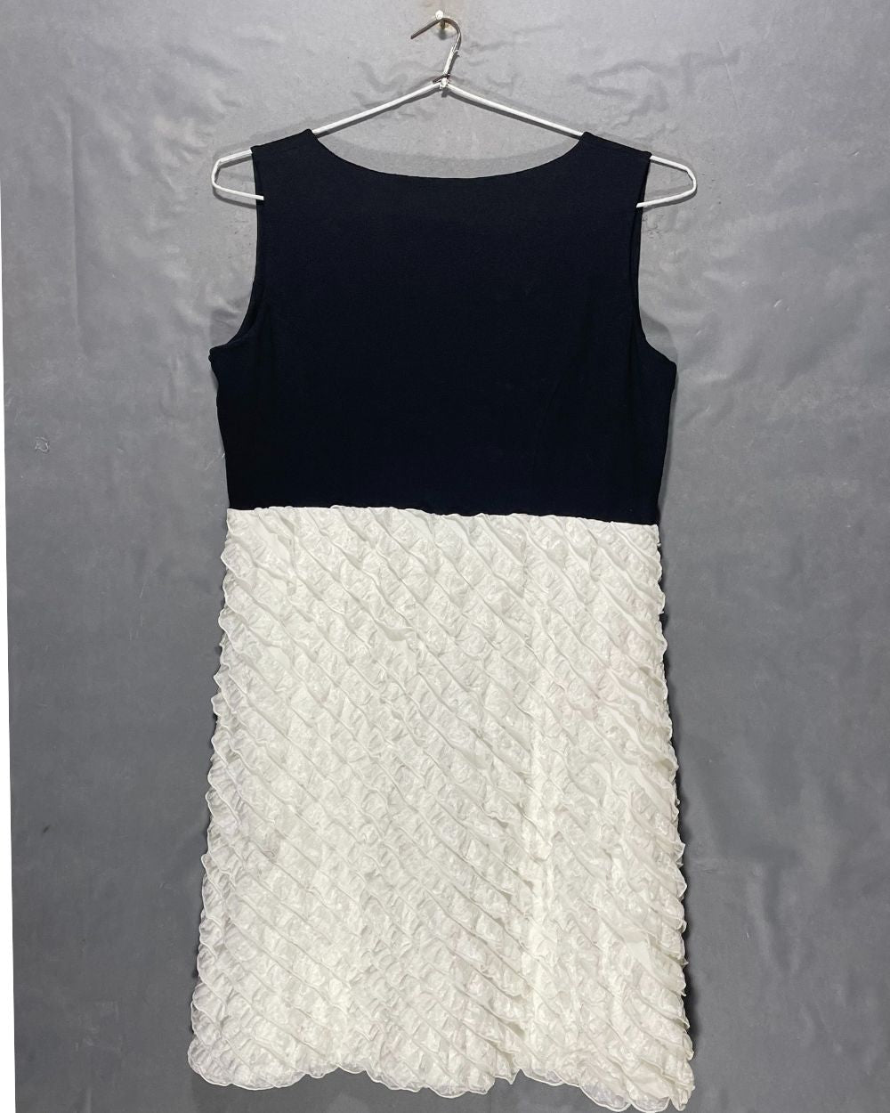 Pompoos White Polyester For Women Tops Medium | ThriftQueen.pk