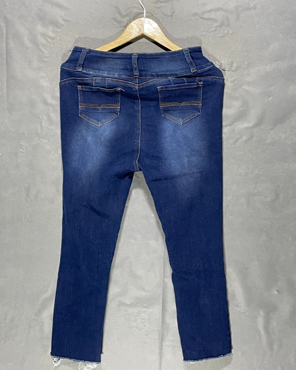 R&F Stitch Blue Jeans For Women Large