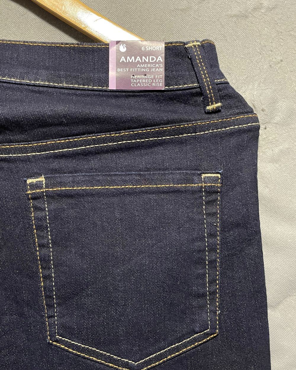 Gloria Vanderbilt Blue Jeans For Women Large | ThriftQueen.pk