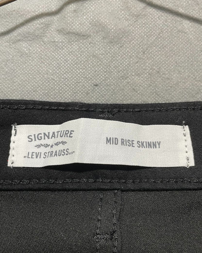 Levi's Black Jeans For Women 3X Large | ThriftQueen.pk