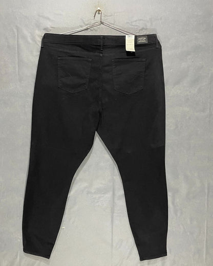 Levi's Black Jeans For Women 3X Large | ThriftQueen.pk