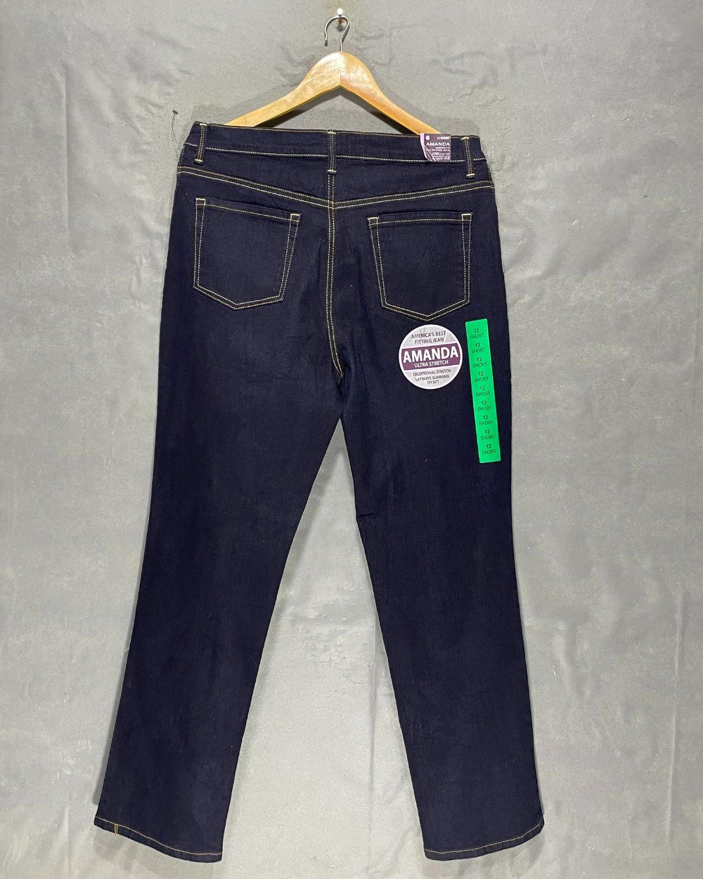 Gloria Vanderbilt Blue Jeans For Women Large | ThriftQueen.pk