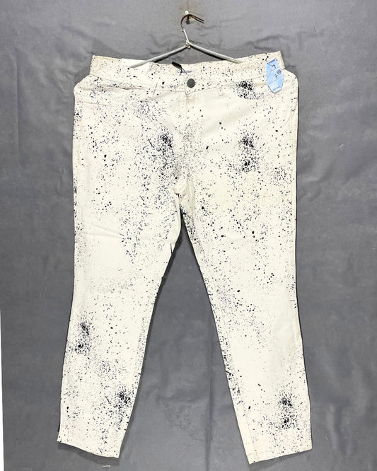 Calvin Klein White Jeans For Women Large | ThriftQueen.pk