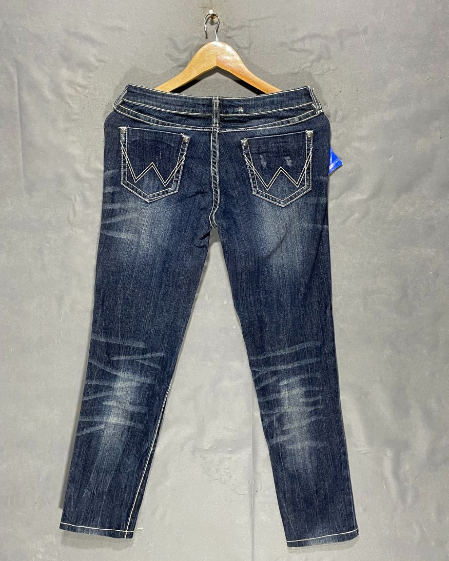 Wrangler Blue Jeans For Women XS | ThriftQueen.pk