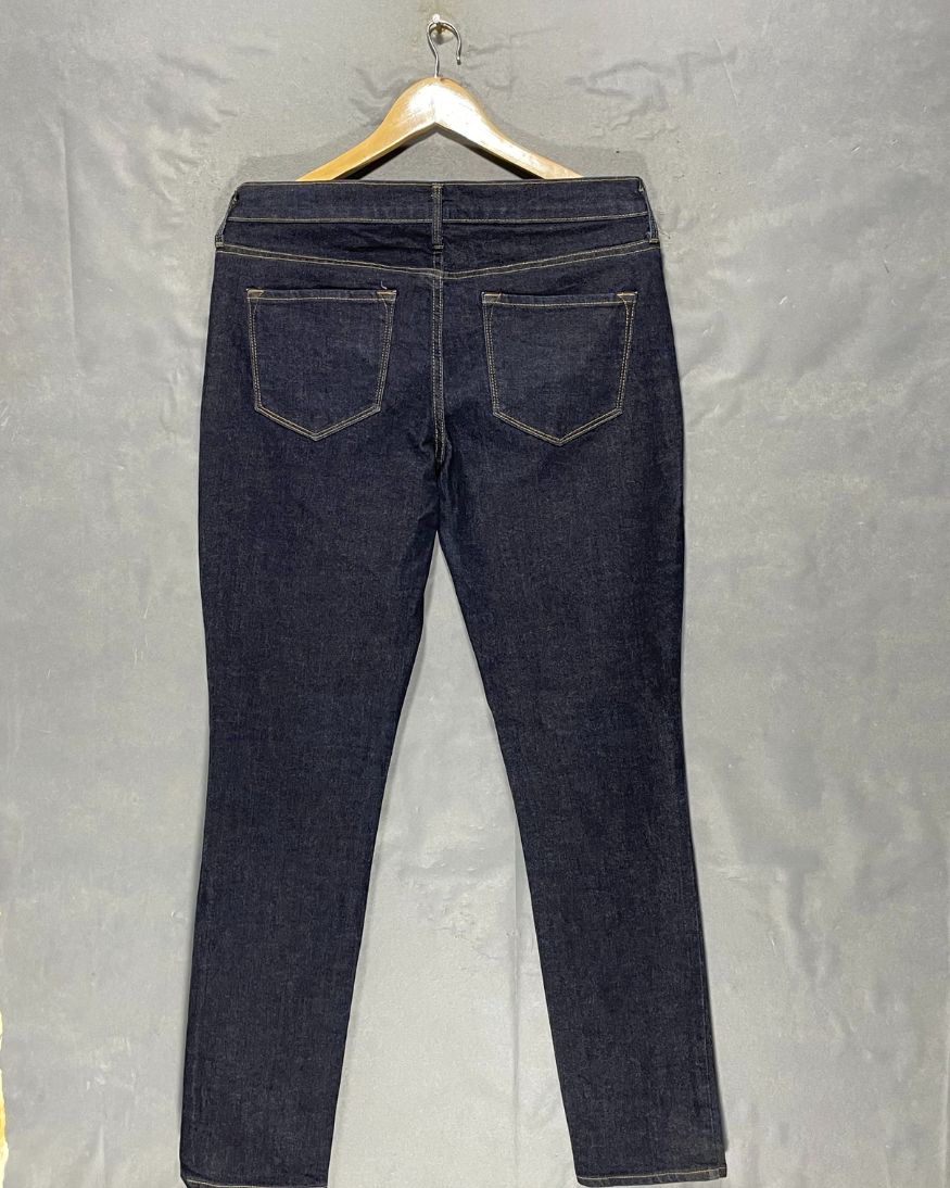 Old Navy Blue Jeans For Women Large | ThriftQueen.pk