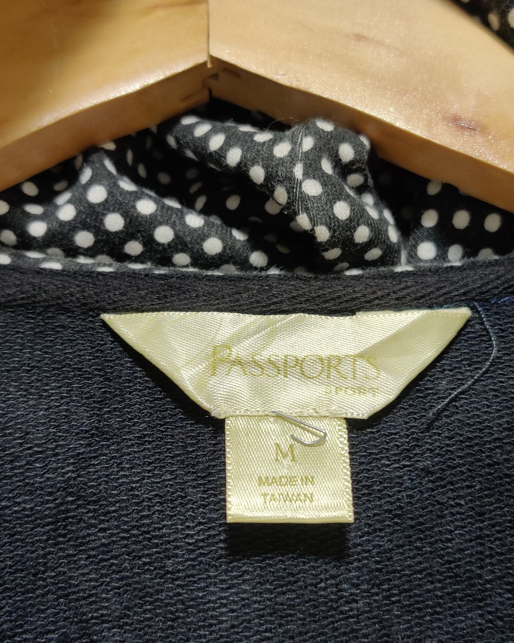 Passports Black Zipper For Women M