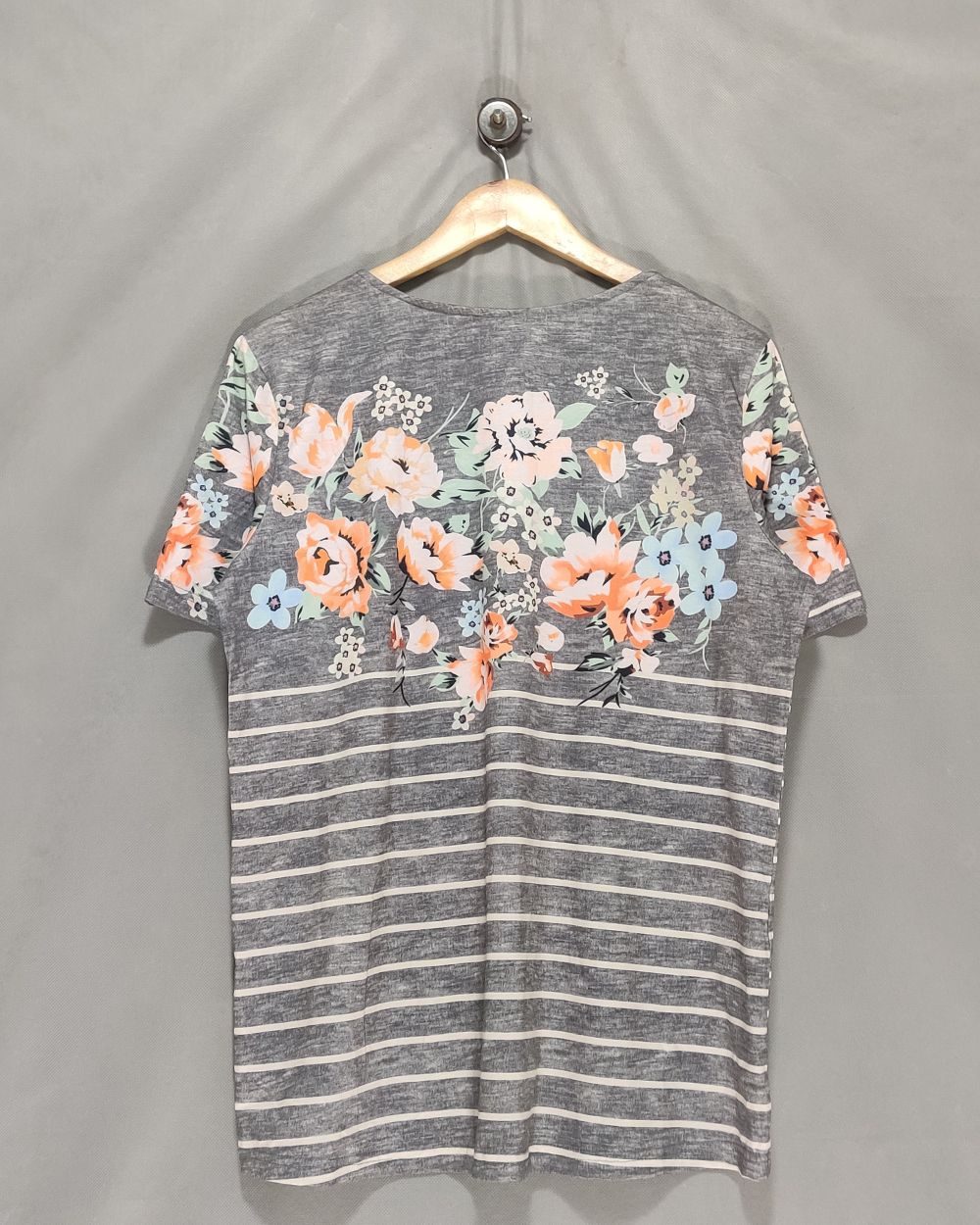 Snapdragon Gray Cotton T Shirt For Women L