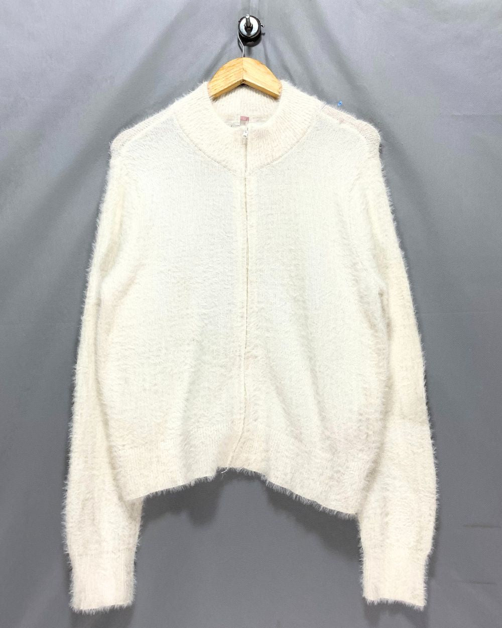 No Boundaries White Zipper For Women M