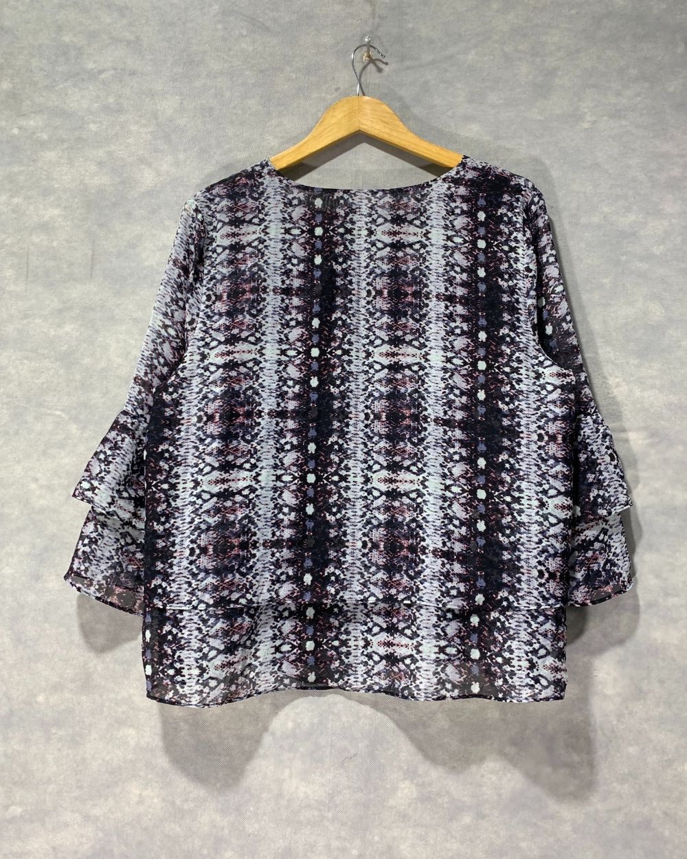 Thrift Queen For Women Top L