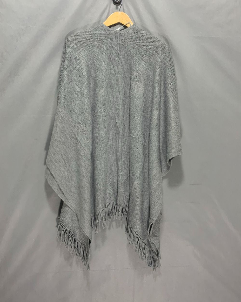 Vince Camuto Gray Cape Shawl For Women